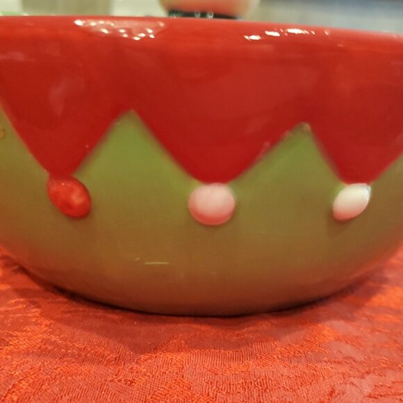 Adorable Red Green & White Christmas Elf Ceramic Serving Bowl/Candy Dish - Picture 6 of 6